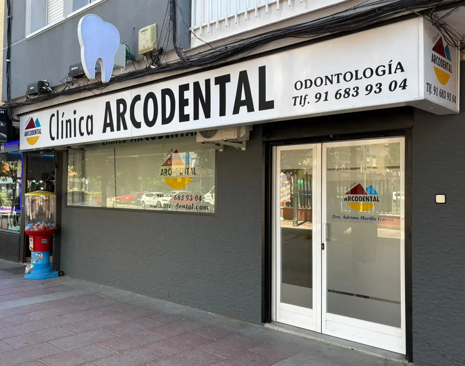 Fachada de Clínica Dental Arcodental en Av. Aragón, 6, Getafe